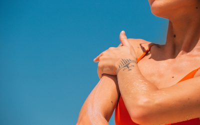 ¿Qué significan los signos de tu protector solar y cuáles necesitas en tu piel?
