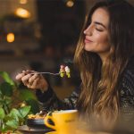 Magnesio: el mineral que no puede faltar en tu rutina de bienestar (y los 10 alimentos que te ayudan a obtenerlo)