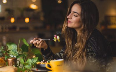Magnesio: el mineral que no puede faltar en tu rutina de bienestar (y los 10 alimentos que te ayudan a obtenerlo)